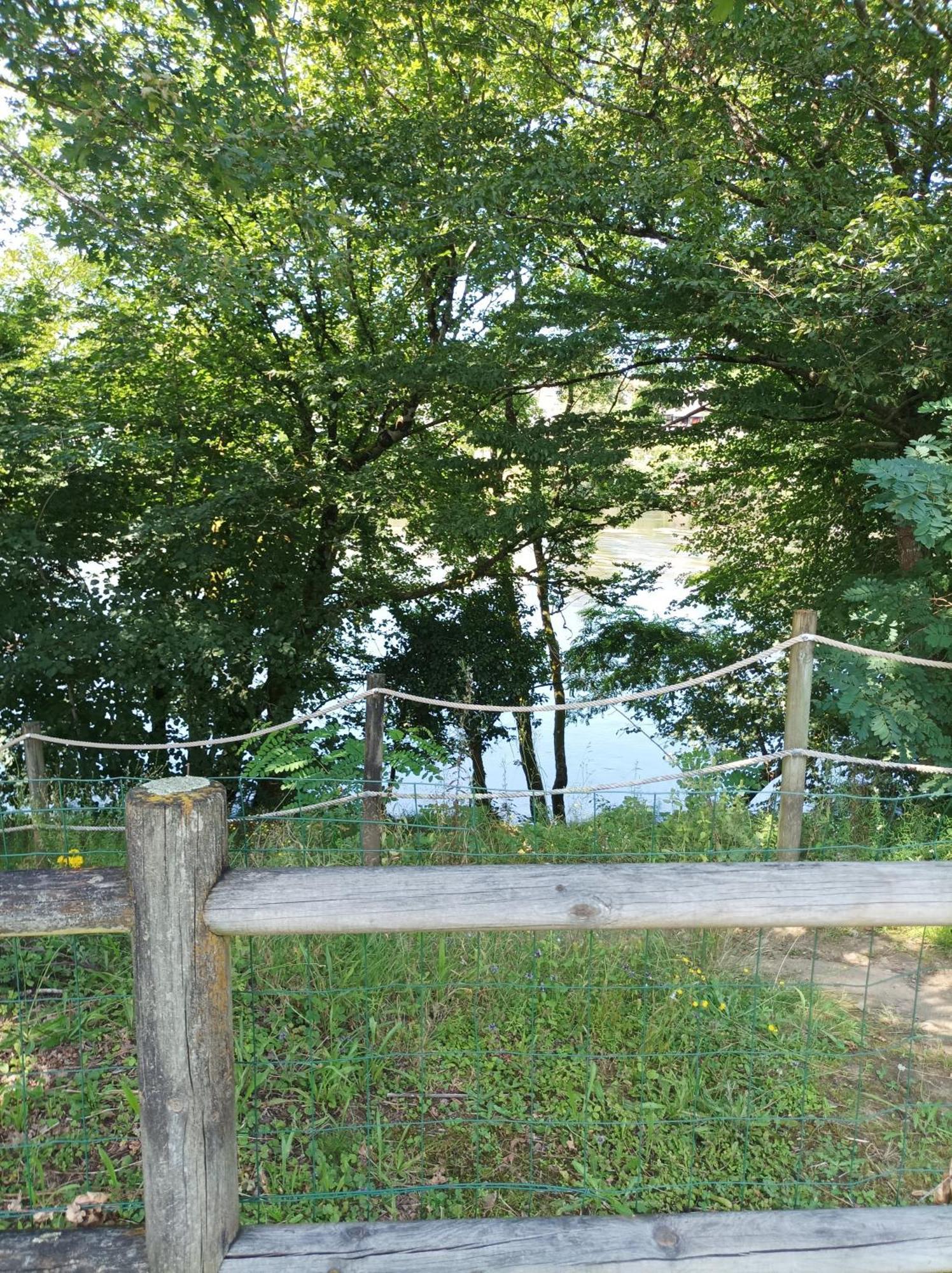 Au Pied De La Dordogne Apartman Argentat Kültér fotó